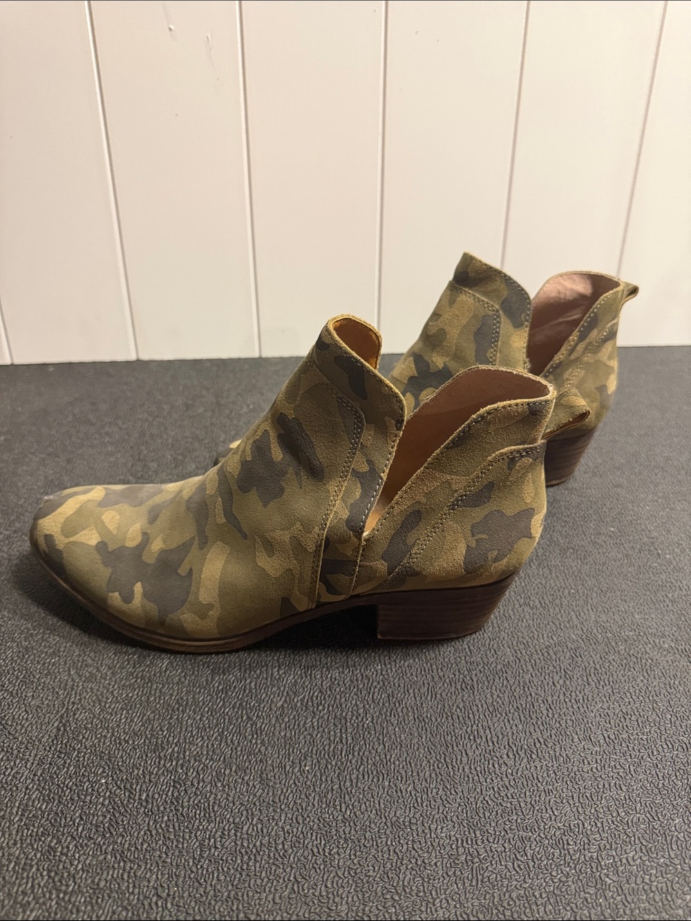 Lucky Brand Women's Camo Ankle Booties - Olive & Dark Gray